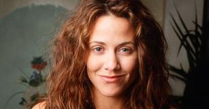 Sheryl Crow's Grammy Dress From 2005 Ruffled Feathers