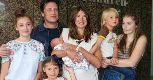 La star et chef de télévision Jamie Oliver n'est pas enchanté à l'idée que sa femme Jools Olivier veuille un sixième enfant