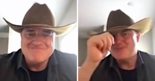 L'acteur Brendan Fraser verse des larmes en écoutant ses fans lui envoyer tout leur amour et tout leur soutien