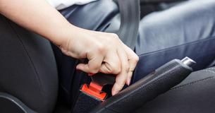 Une maman demande si elle a tort de ne pas s'excuser et d'avoir causé la perte d'une amie à sa fille pour une ceinture de sécurité