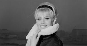 Bond Girl Britt Ekland gesteht, dass sie ihr Gesicht ruiniert hat