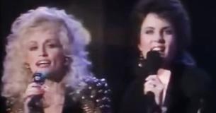 Dolly Parton & Holly Dunn Perform A Duet Of 'Daddy's Hands'