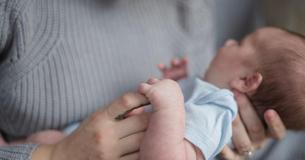Dad Hides Formula From Mom So She Has 'No Choice' But To Breastfeed Her Biter Baby