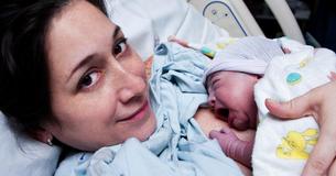 Une future maman veut savoir si elle a tort d'exclure le père du bébé de la salle d'accouchement après sa rupture