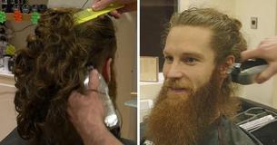 Un séduisant gentleman décide de faire raser sa barbe épaisse et de couper ses longs cheveux bouclés