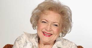 Betty Whites 100. Geburtstag veranlasst Fans, sie um jeden Preis beschützen zu wollen