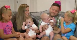 Un couple adopte deux sœurs et deux semaines plus tard, la mère découvre qu'elle est enceinte de jumeaux