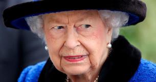 Aseguran que unas fotos navideñas de la reina Isabel II hicieron sentir mal al príncipe Harry