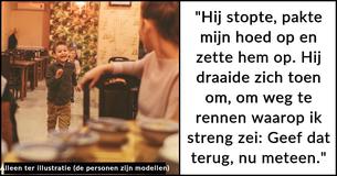 Vrouw berispt kind voor het aanraken van haar bezittingen en er ontstaat een confrontatie met de moeder van het kind