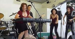 Woman Sets Piano Keys On Fire During Performance, Crowd Is Mesmerized