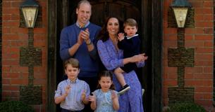 Princess Charlotte Looks So Similar To The Queen In Christmas Family Pic
