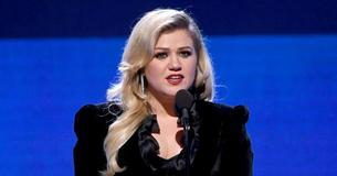 Even After An Expensive Divorce, Kelly Clarkson's Net Worth Makes Her One Of The Wealthiest Singers Today