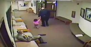 Kind Police Officer Offers To Babysit Energetic 2-Year-Old While Father Appears In Court