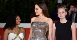 Angelina Jolie over het opvoeden van haar 6 kinderen - zegt dat ze 'normaal' & 'eerlijk' met ze omgaat