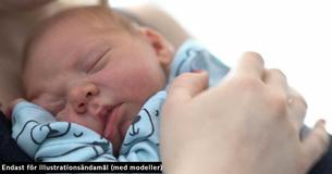 Mormor ber att få betalt för att passa barnbarnet och mamma blir sårad