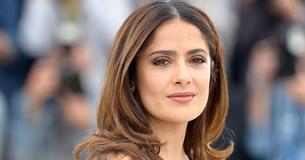 Salma Hayek, 54, pronkt met haar 'witte haar' in een foto zonder make-up op sociale media.
