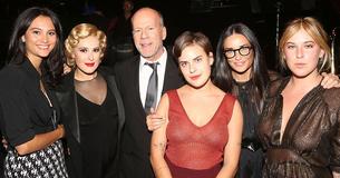 Emma Heming e Demi Moore hanno creato un'armoniosa unità familiare con Bruce Willis
