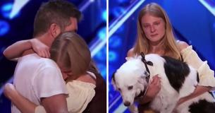 Une fille fond en larmes après une audition . Et Simon Cowell monte sur scène pour réaliser un geste sans précédent