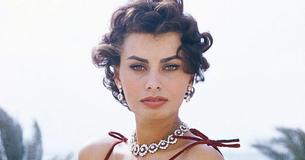 Schauspielerin Sophia Loren geht auf die 90 zu und beweist, dass sie immer noch beides hat: Verstand und Schönheit