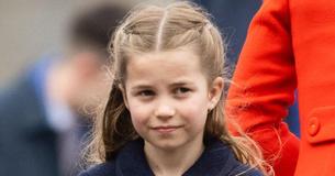 Fans beweren dat 'Diana terug is' als ze de opvallende gelijkenis tussen prinses Charlotte & haar overleden grootmoeder benadrukken