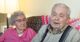 Echtpaar dat 'nooit ruzie maakt' viert 79-jarige huwelijk en hun 100e verjaardag samen