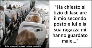 Una donna è stata denunciata per non aver ceduto un posto in aereo in più che aveva pagato per permettere a una coppia di sedersi insieme