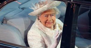 Queen Elizabeth II Pranked A Police Officer After He Didn't Recognize Her Official Car