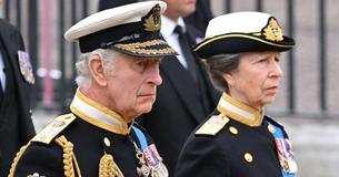 Heart-Rending Photos Of The Royal Family Grieving At Queen Elizabeth’s Funeral