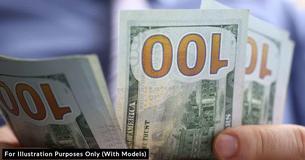 Airport Employees And Policewoman Return $19,000 To Plane Passenger