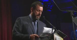 Adam Sandler Let His Two Daughters Write His Acceptance Speech And They Nailed It
