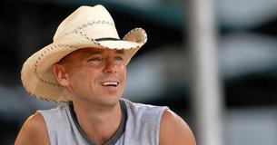 Kenny Chesney Honors Late ‘Heaven Of A Dog’ With Release Of Charitable Song