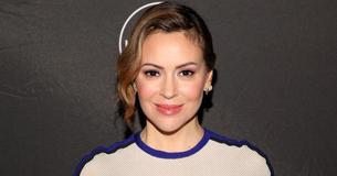 Alyssa Milano Keeps It Au Naturel At 50 With Bare-Faced, Filter-Free Selfie