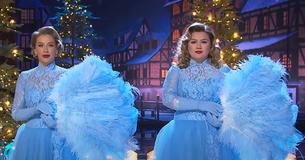 Kelly Clarkson Channels Christmas Classic With “Sisters” Kellyoke Performance