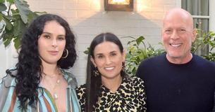 Demi Moore "felicissima" di dare il benvenuto al primo nipotino con l'ex marito Bruce Willis