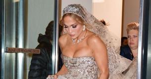 Jennifer Lopez glänzt in dramatischem, verziertem Hochzeitsballkleid mit über 7 Meter langer Schleppe