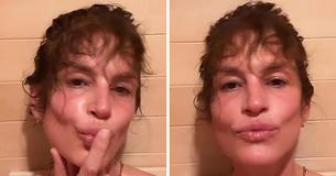Cindy Crawford sieht mit 57 Jahren "so anders" aus und zeigt ihre natürliche Schönheit ungeschminkt in einem Video