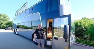 Man Transforms Double-Decker Into A Luxurious Home For 8