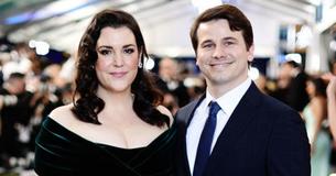 Jason Ritter Gushed About Wife Melanie Lynskey’s Long Overdue Success After Almost 3 Decades In Hollywood