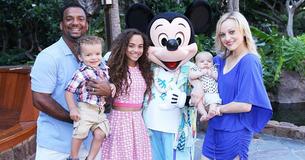 Alfonso Ribeiro es un padre cariñoso con 4 hijos mestizos cuya casa está llena de "mucho amor"