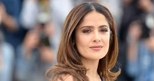 À 56 ans, Salma Hayek éblouit ses fans par des photos de bikini très « chaudes »