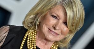 Con 81 años, Martha Stewart causa sensación como la modelo de portada con más edad de Sports Illustrated