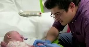 Doctor Comforts Terrified Baby With Serenade Of Nat King Cole’s ‘Unforgettable’ During Her Medical Test