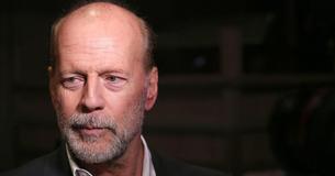 Bruce Willis semblait croire qu'il se trouvait véritablement dans un restaurant sur le plateau de tournage de « Midnight in the Switchgrass »