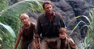 À 43 ans, la star de « Jurassic Park » Ariana Richards recrée la scène emblématique de la gelée verte et fait sentir aux fans qu'ils sont vieux