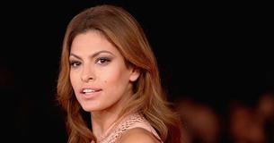 Eva Mendes Explains Why Her & Ryan Gosling’s Children Can’t Use The Internet