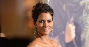 Halle Berry Ditches Signature Pixie Cut & Embraces Natural Afro In Unrecognizable Selfie