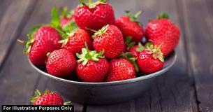Woman Shares Trick To Keeping Strawberries Fresh In Fridge For Weeks