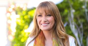 Jane Seymour Asserts Her Photos Are Authentic & She Doesn’t ‘Retouch’ Swimwear Snaps