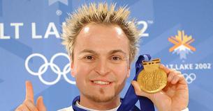 Steven Bradbury Went Into ‘Olympic Mode’ To Heroically Rescue 4 Teenage Girls From Drowning
