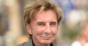 La vie amoureuse et le mariage de Barry Manilow ont été gardés secrets pendant 39 ans parce qu'il pensait que ses fans le jugeraient «décevant».